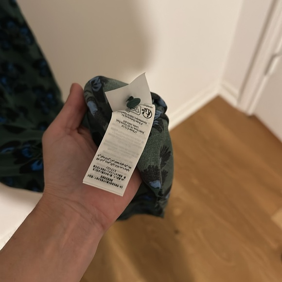 BODEN Gather Raglan MIDI Dress in Amazon Green Carnation - Picture 8 of 8